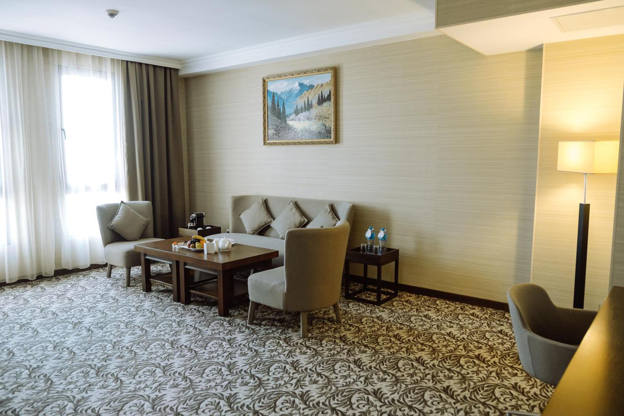 אקטאו Holiday Inn Aktau, An Ihg Hotel מראה חיצוני תמונה