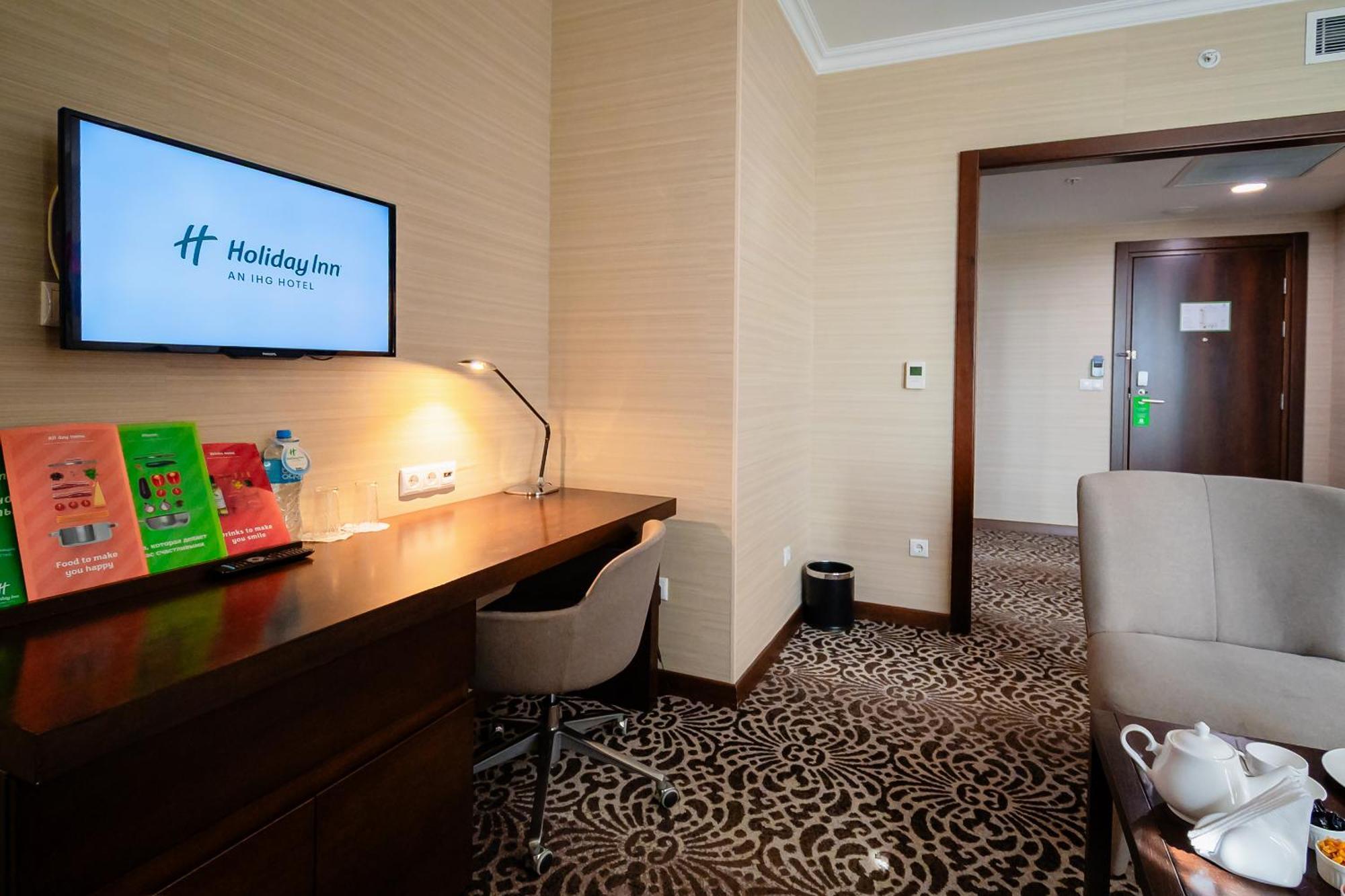 Holiday Inn Aktau By Ihg מראה חיצוני תמונה