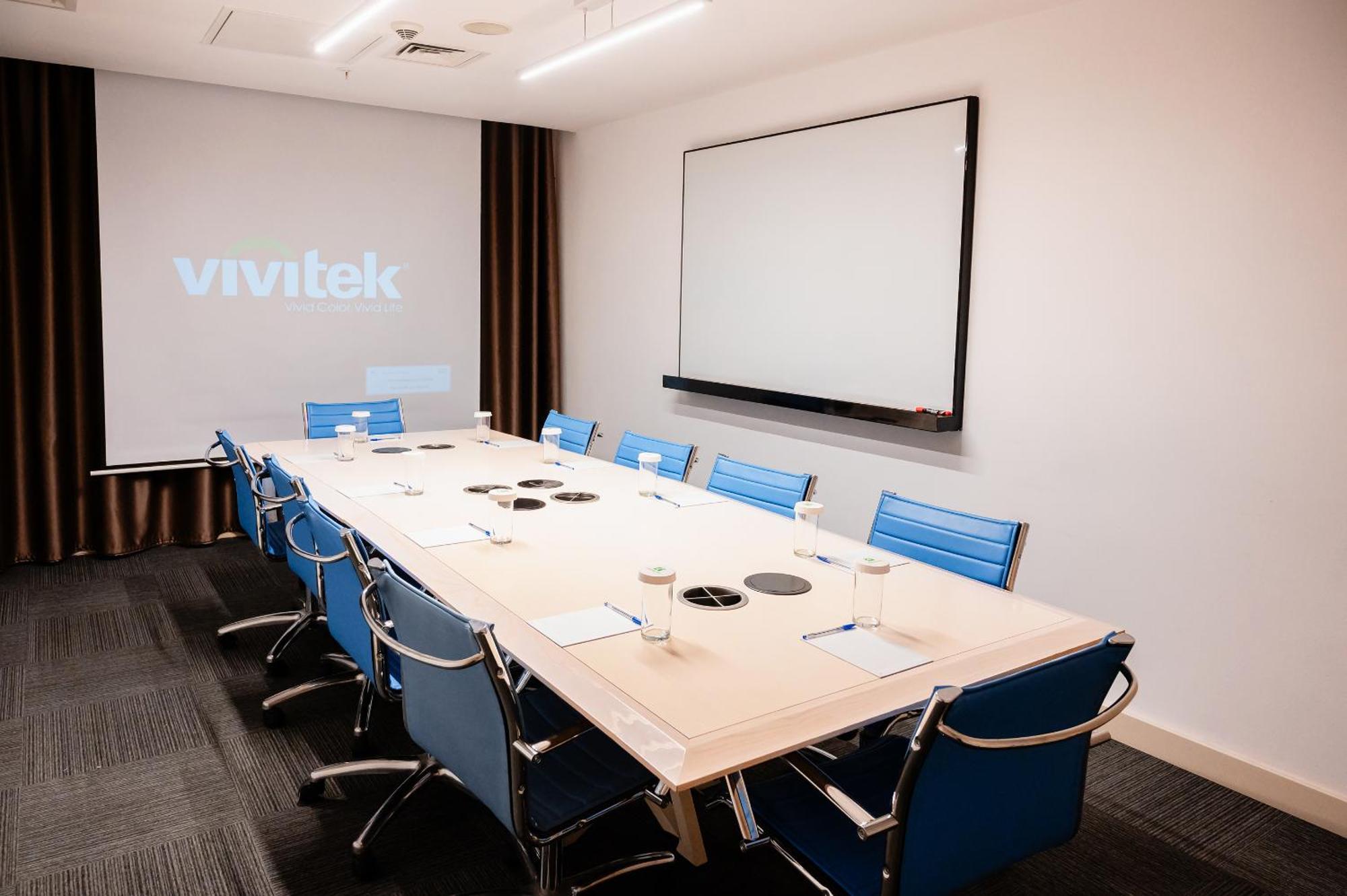 Holiday Inn Aktau By Ihg מראה חיצוני תמונה