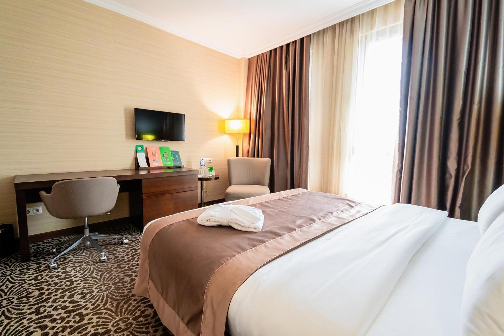 Holiday Inn Aktau By Ihg מראה חיצוני תמונה