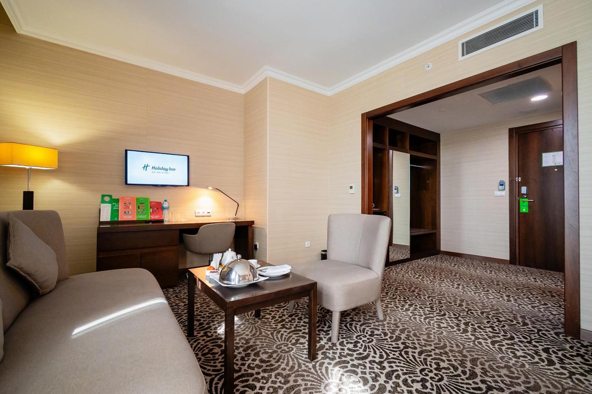 Holiday Inn Aktau By Ihg מראה חיצוני תמונה