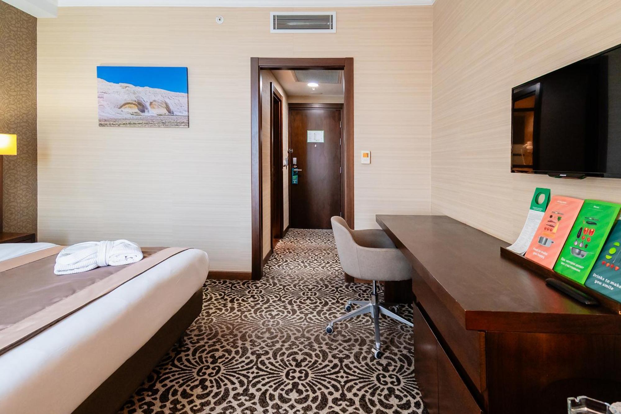 Holiday Inn Aktau By Ihg מראה חיצוני תמונה